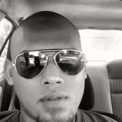 Maricon Escosis on Twitter.
